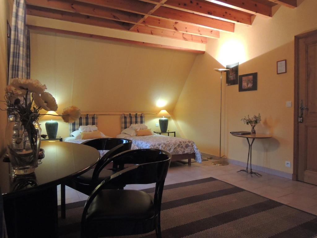 Mayrac Villa Touloumo חדר תמונה