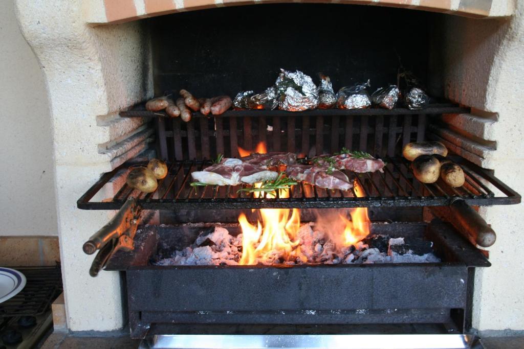 Mayrac Villa Touloumo מראה חיצוני תמונה